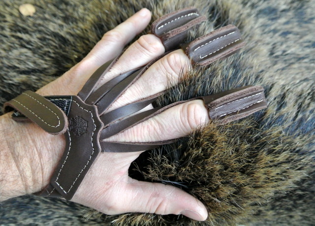 BLACK WIDOW GUANTINO STICK-TITE