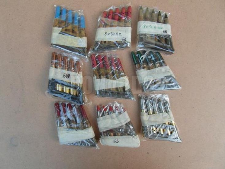 MUNIZIONI IN PIASTRINA CAL 8X50 R.M CONF. 5 PZ