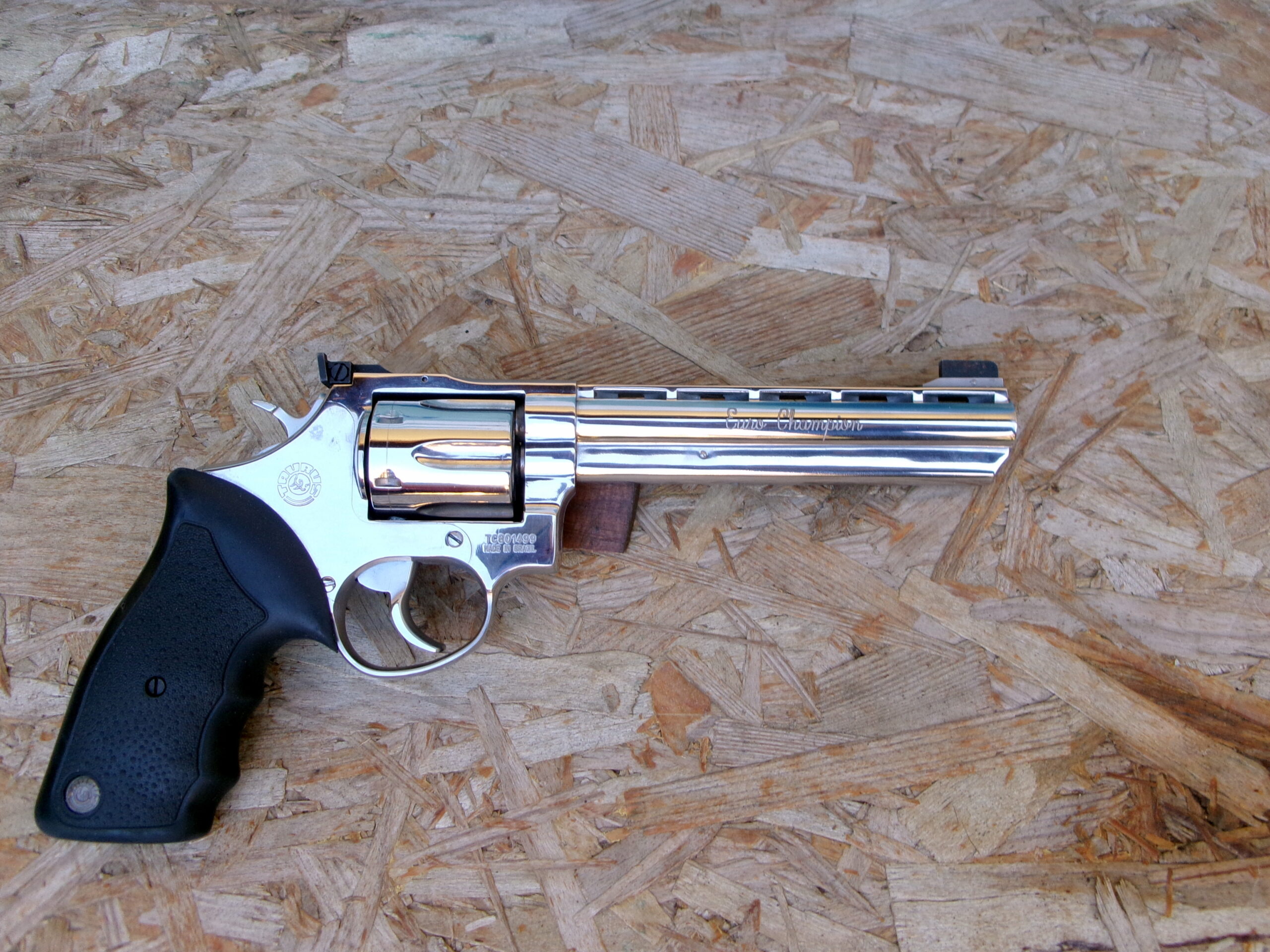 TAURUS REVOLVER MOD. 689 6" CAL.357MAG