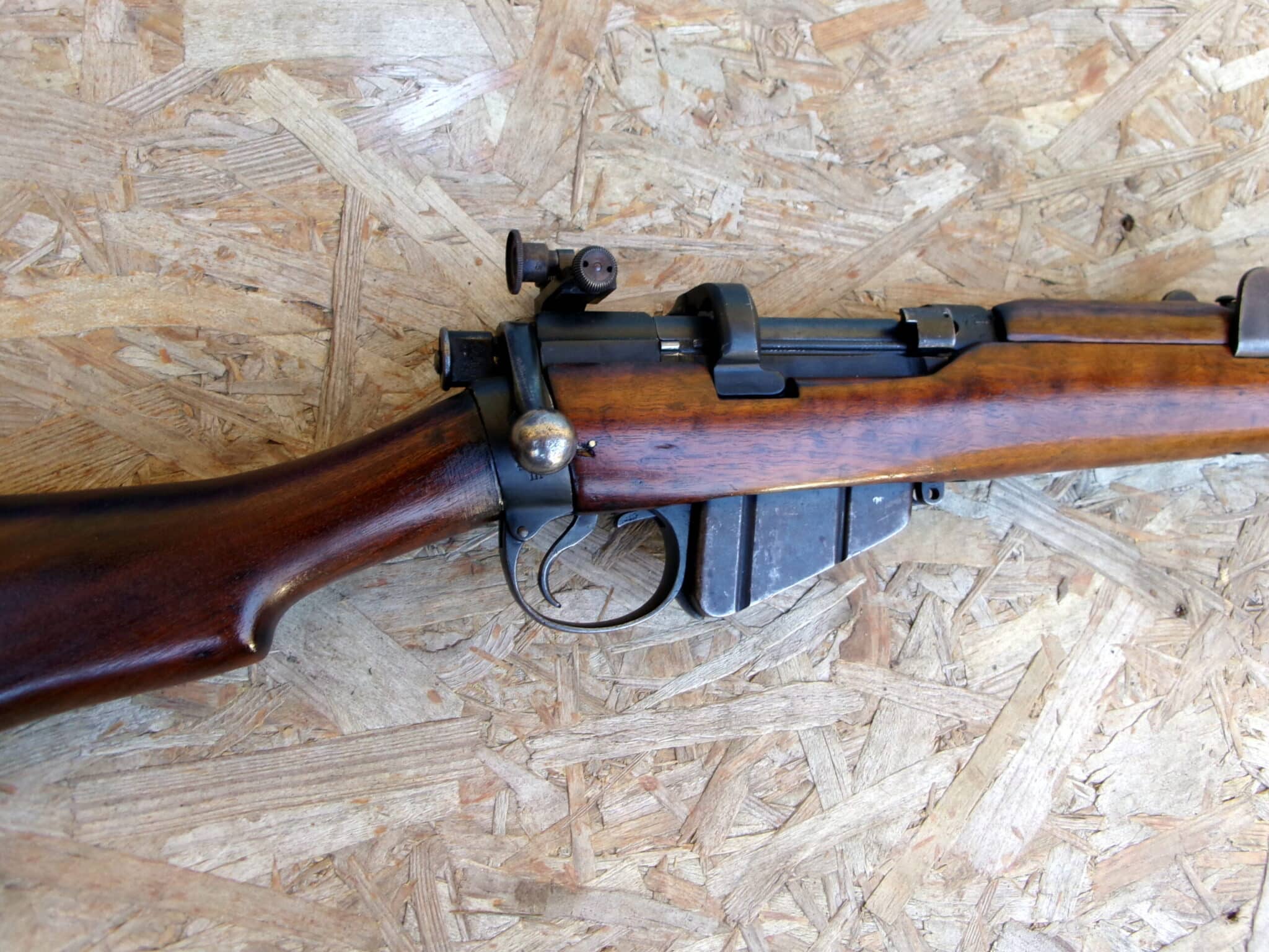 ENFIELD FUCILE N°1 MK IIII S.M.L.E. CAL. 303 BRITH. CON DIOTRA PARKER HALE