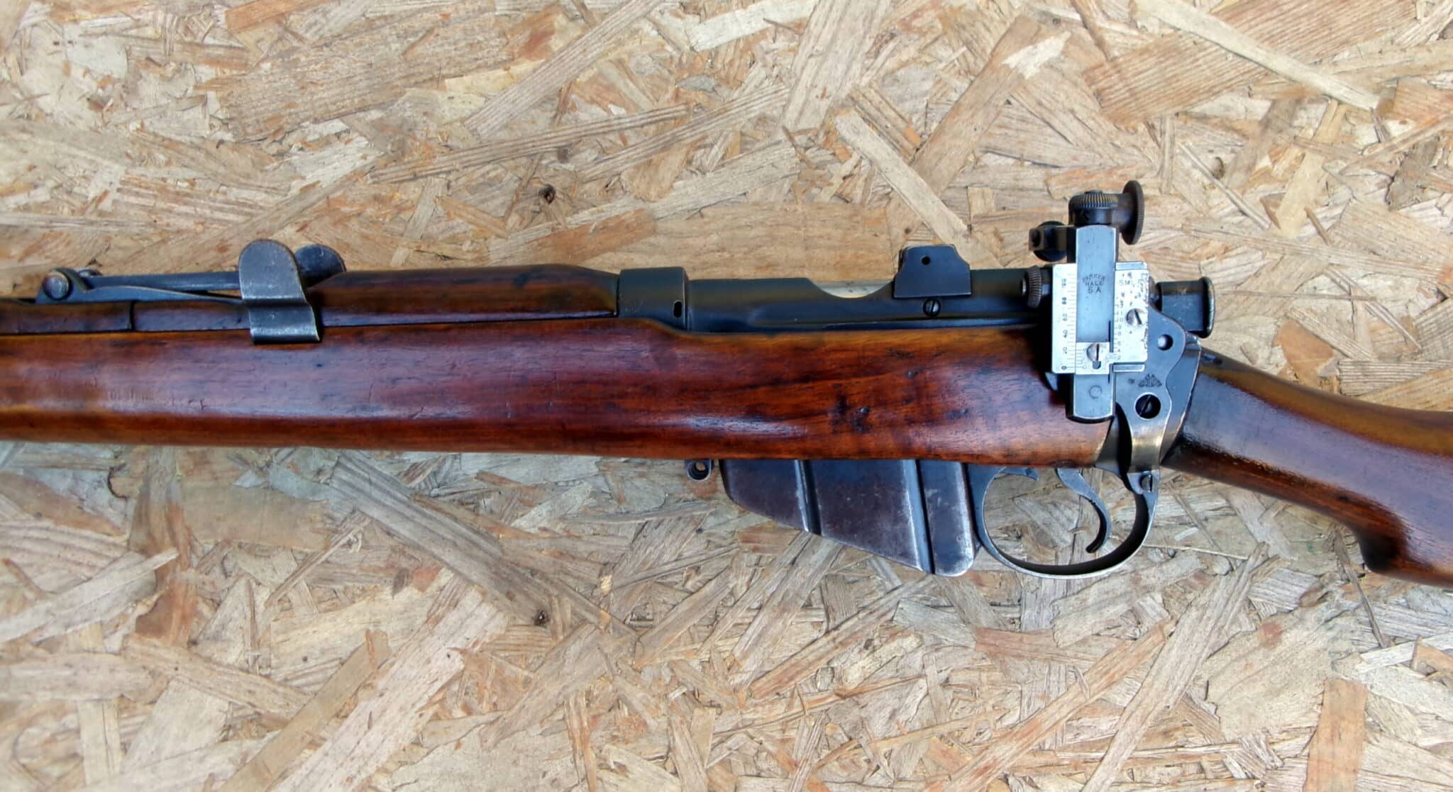 ENFIELD FUCILE N°1 MK IIII S.M.L.E. CAL. 303 BRITH. CON DIOTRA PARKER HALE