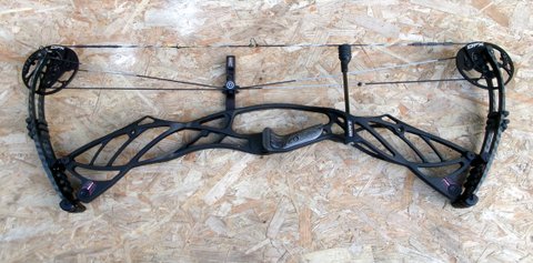 HOYT ARCO COMPOUND DEFIANT BLACK OUT
