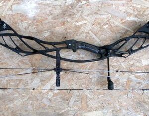 HOYT ARCO COMPOUND DEFIANT BLACK OUT