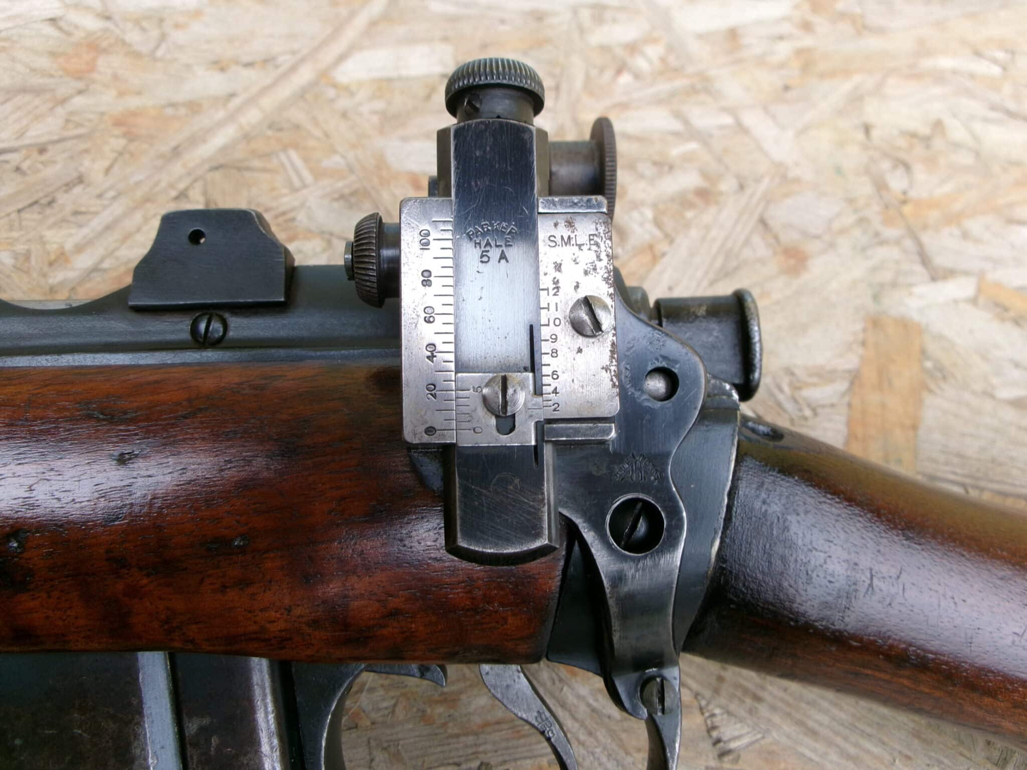 ENFIELD FUCILE N°1 MK IIII S.M.L.E. CAL. 303 BRITH. CON DIOTRA PARKER HALE