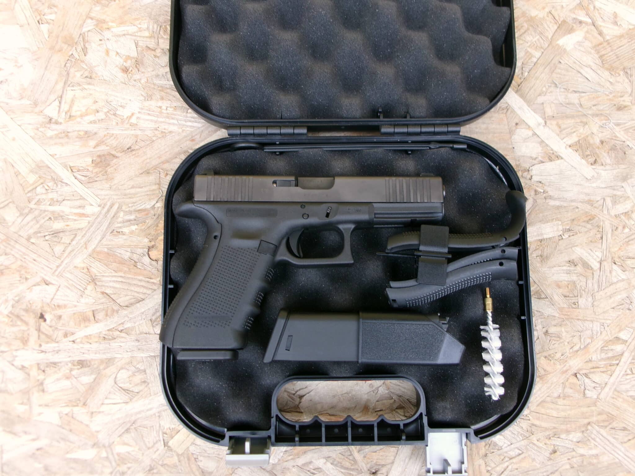 GLOCK PISTOLA MOD. 17 GEN 4 CAL 9X21 SPORTIVA