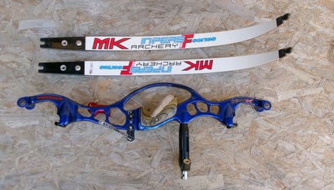 HOYT ION-X FORMULA ARCO RICURVO OLIMPICO IN SET COMPLETO DI ACCESSORI